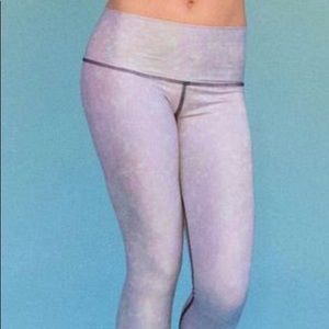 Teeki White Snake Opal Leggings